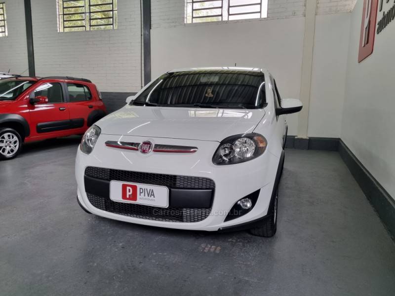 FIAT - PALIO - 2014/2015 - Branca - R$ 43.900,00