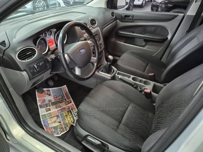 FORD - FOCUS - 2010/2011 - Prata - R$ 42.500,00