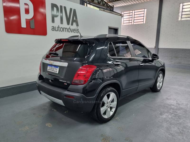 CHEVROLET - TRACKER - 2014/2014 - Preta - R$ 69.500,00