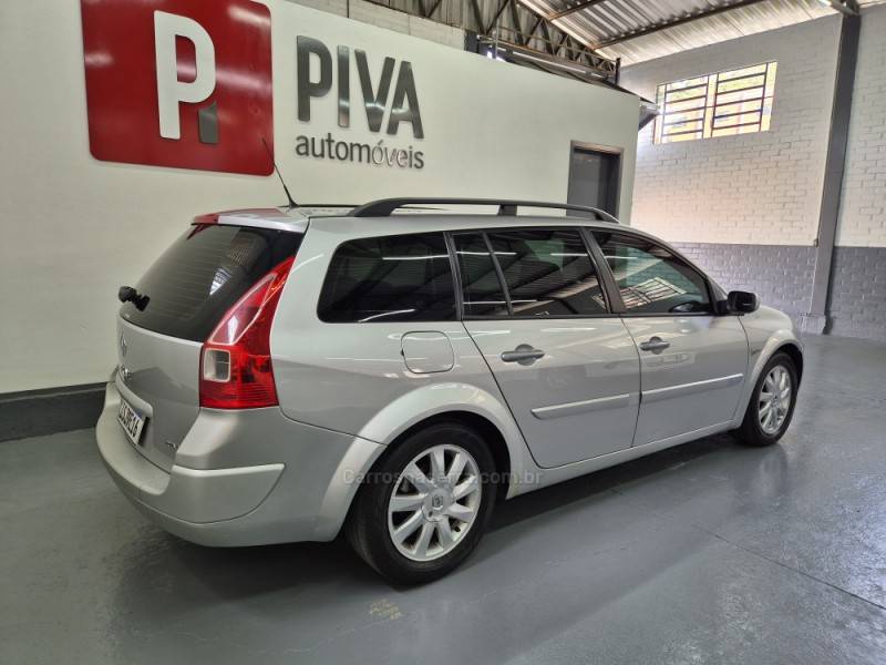 RENAULT - MÉGANE - 2012/2013 - Prata - R$ 33.900,00