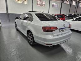 VOLKSWAGEN - JETTA - 2017/2017 - Prata - R$ 91.900,00