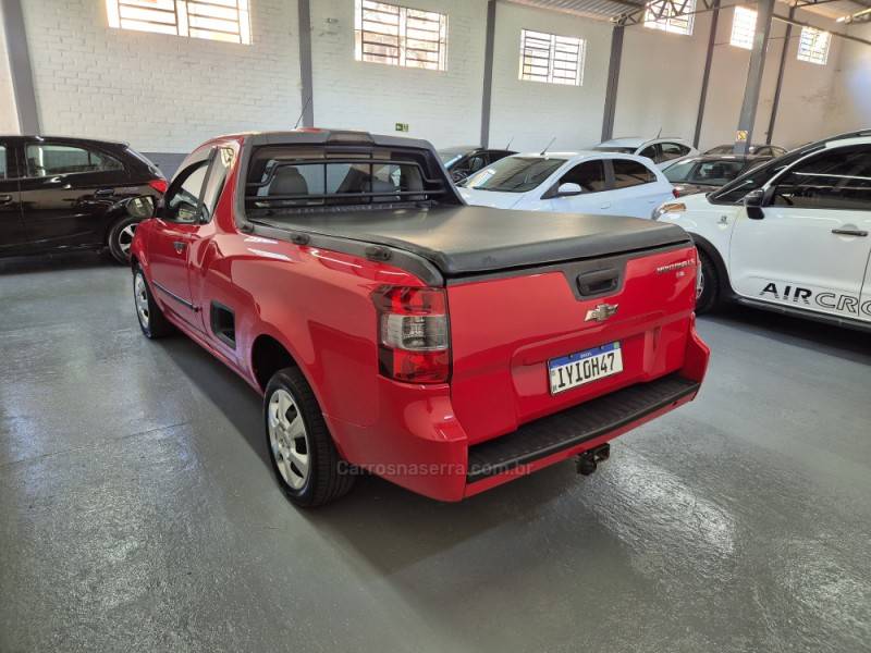 CHEVROLET - MONTANA - 2012/2013 - Vermelha - R$ 42.900,00