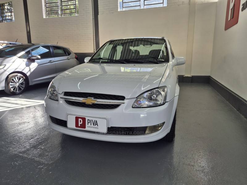 CHEVROLET - CLASSIC - 2012/2012 - Branca - R$ 25.000,00