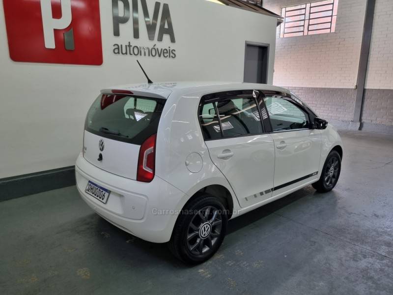 VOLKSWAGEN - UP - 2017/2017 - Branca - R$ 46.900,00