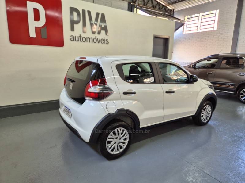 FIAT - MOBI - 2022/2023 - Branca - R$ 53.000,00