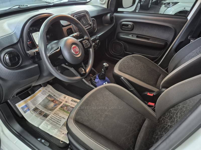 FIAT - MOBI - 2016/2017 - Branca - R$ 44.900,00