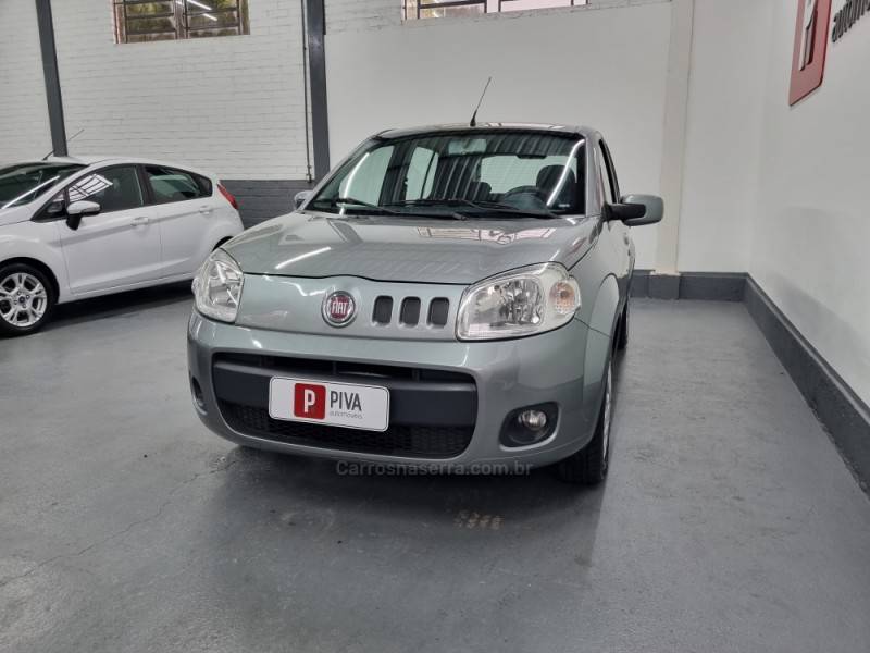 FIAT - UNO - 2013/2014 - Cinza - R$ 33.500,00