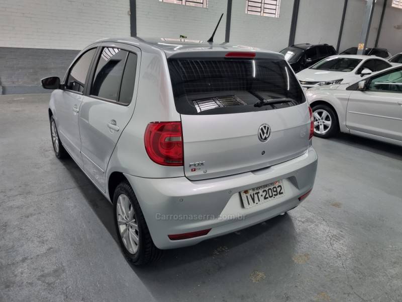 VOLKSWAGEN - FOX - 2014/2014 - Prata - R$ 44.900,00