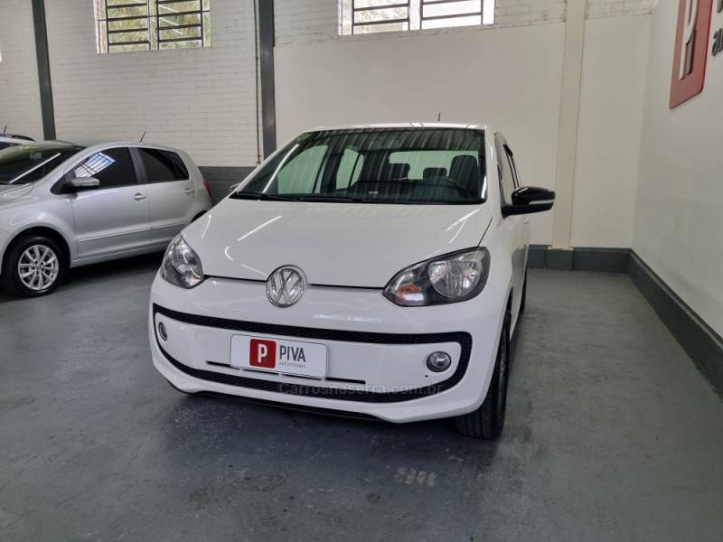 VOLKSWAGEN - UP - 2017/2017 - Branca - R$ 46.900,00