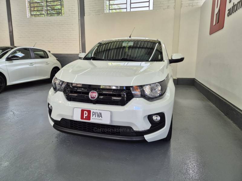 FIAT - MOBI - 2016/2017 - Branca - R$ 44.900,00
