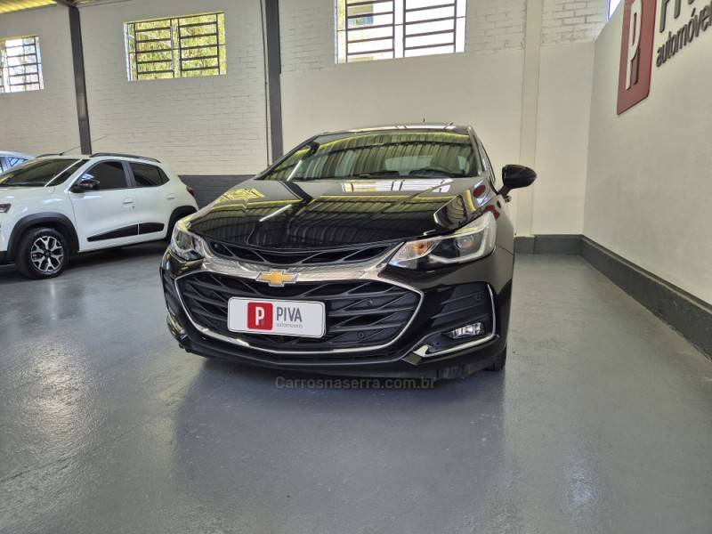 CHEVROLET - CRUZE - 2021/2022 - Preta - R$ 112.000,00