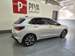 CHEVROLET - ONIX - 2022/2023 - Prata - R$ 83.500,00