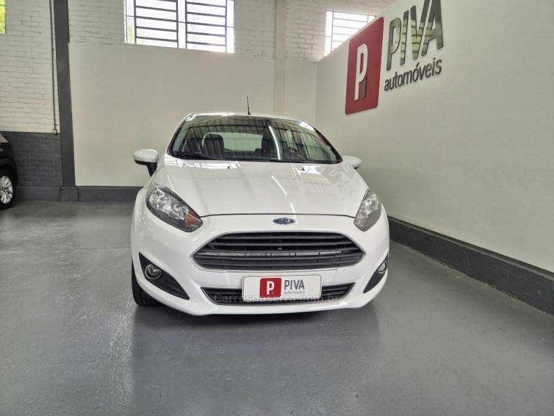 FORD - FIESTA - 2015/2015 - Branca - R$ 45.500,00