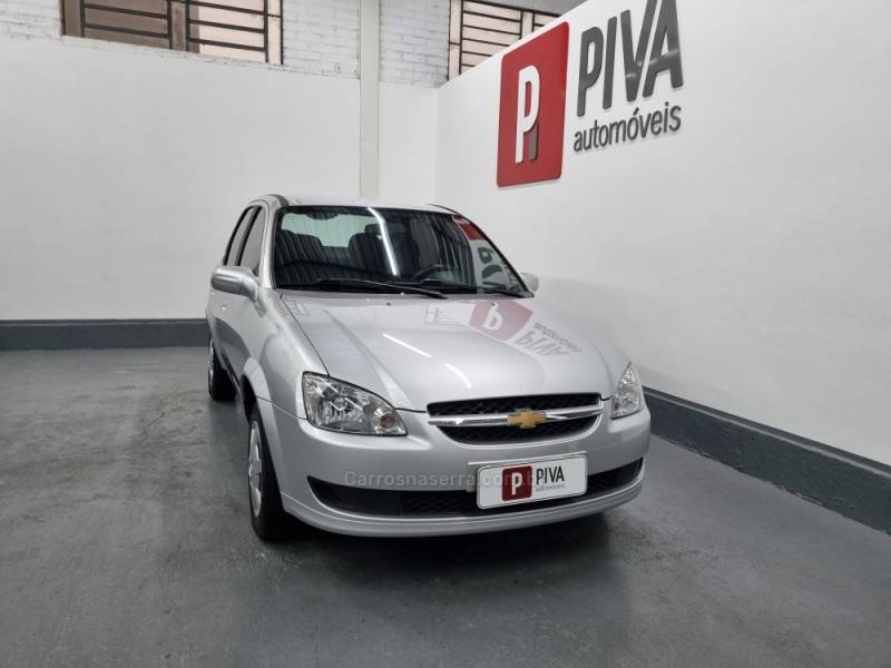 CHEVROLET - CLASSIC - 2014/2015 - Prata - R$ 37.500,00