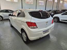 CHEVROLET - ONIX - 2014/2015 - Branca - R$ 43.900,00