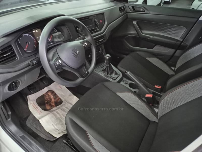 VOLKSWAGEN - POLO - 2023/2024 - Branca - R$ 72.500,00