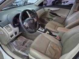 TOYOTA - COROLLA - 2013/2014 - Branca - R$ 83.000,00