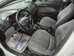 HYUNDAI - HB20S - 2015/2015 - Branca - R$ 55.900,00