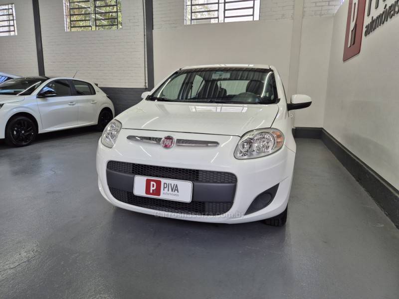 FIAT - PALIO - 2013/2014 - Branca - R$ 36.500,00