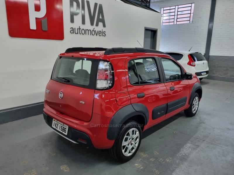 FIAT - UNO - 2014/2015 - Vermelha - R$ 41.000,00