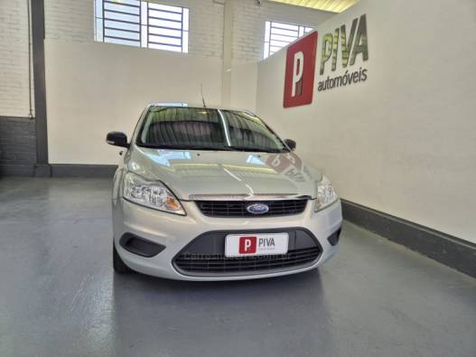 FORD - FOCUS - 2010/2011 - Prata - R$ 42.500,00
