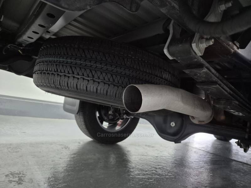 CHEVROLET - S10 - 2022/2023 - Branca - R$ 215.000,00