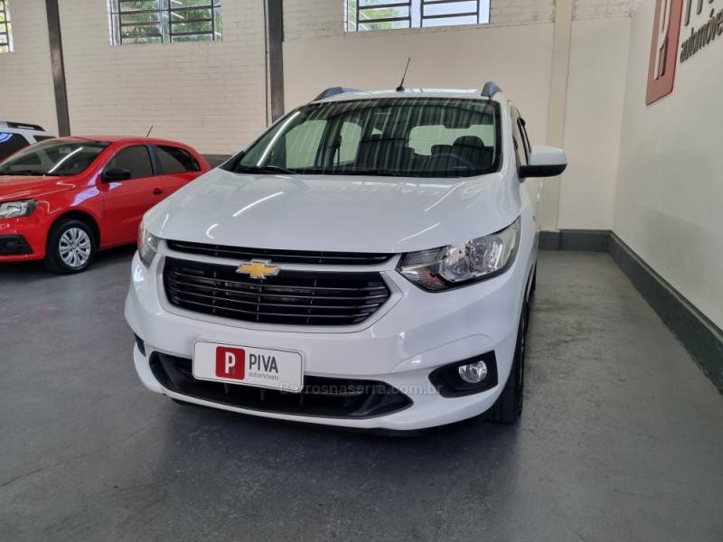 CHEVROLET - SPIN - 2020/2021 - Branca - R$ 72.900,00