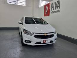 CHEVROLET - ONIX - 2018/2019 - Branca - R$ 64.900,00