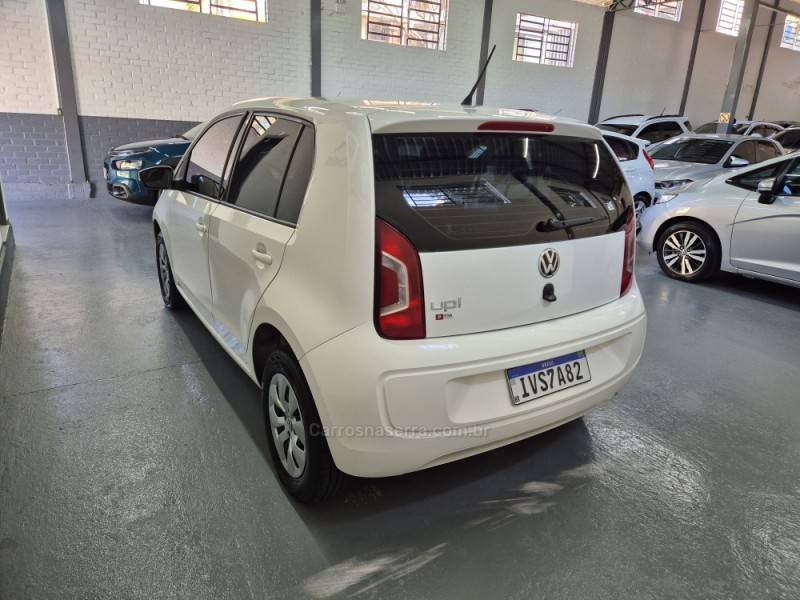 VOLKSWAGEN - UP - 2014/2015 - Branca - R$ 39.900,00
