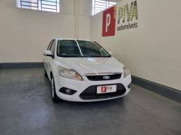 FORD - FOCUS - 2012/2013 - Branca - R$ 44.900,00